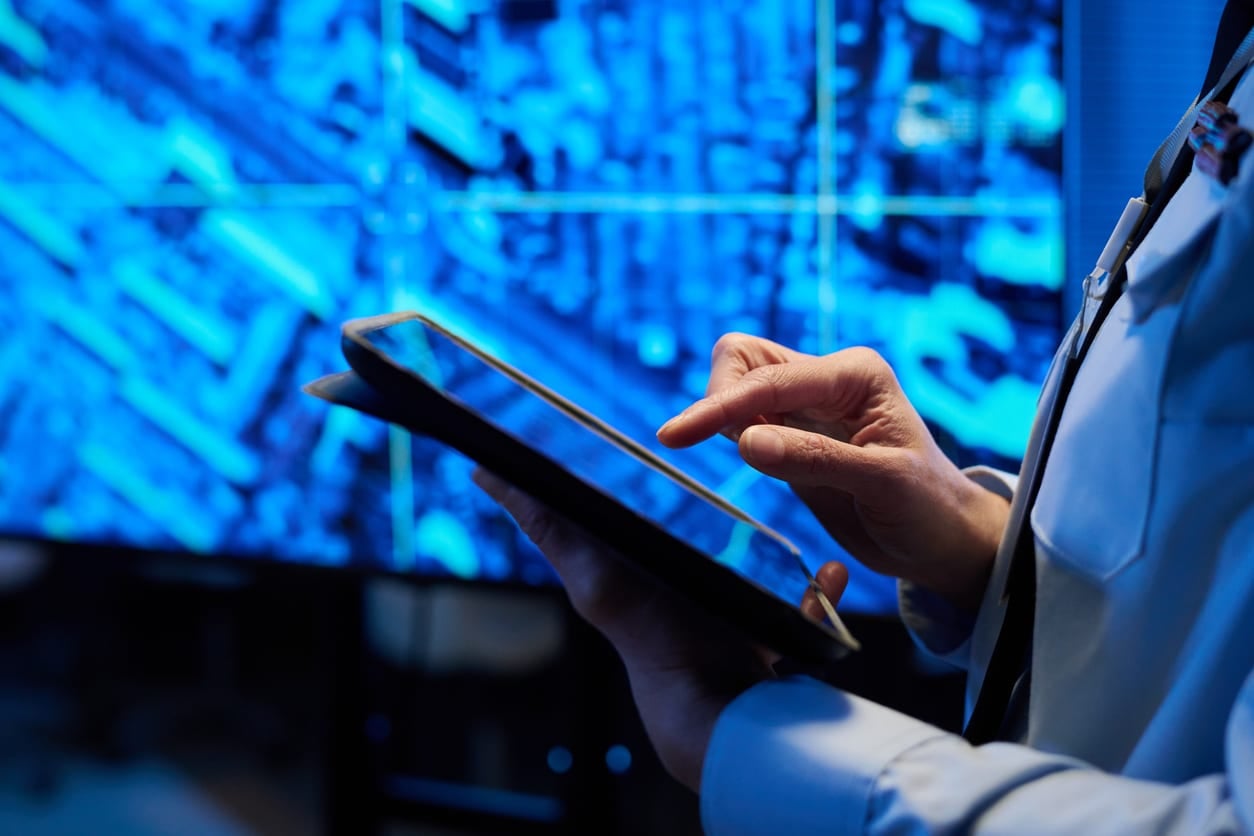 iot-security-system-camera-monitoring